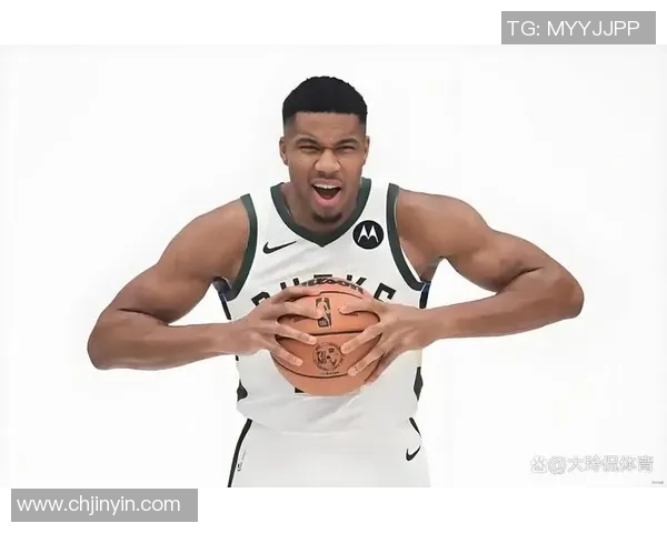 字母哥失控怒撕球衣雄鹿惨败后更衣室内冲突升级引发关注 字母哥失控怒撕球衣雄鹿惨败后更衣室内冲突升级引发关注