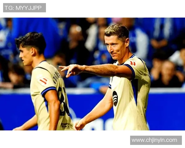 莱万再创辉煌赛季领衔球队冲击冠军梦想与个人荣誉双丰收 莱万再创辉煌赛季领衔球队冲击冠军梦想与个人荣誉双丰收